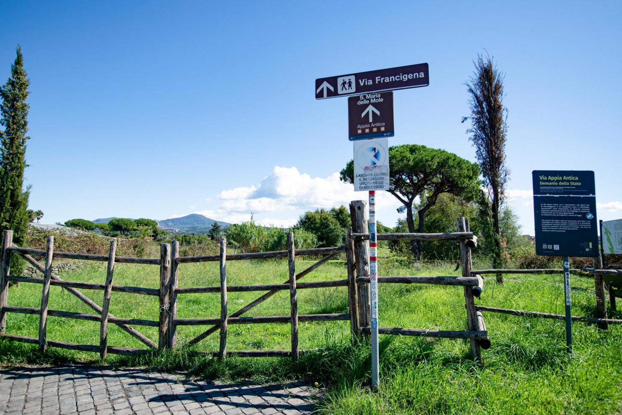 Attico Appia Antica Ciampino Aeroporto Apartment Santa Maria delle Mole Екстериор снимка